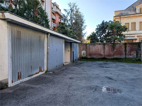 Garage for sale in Ciriè